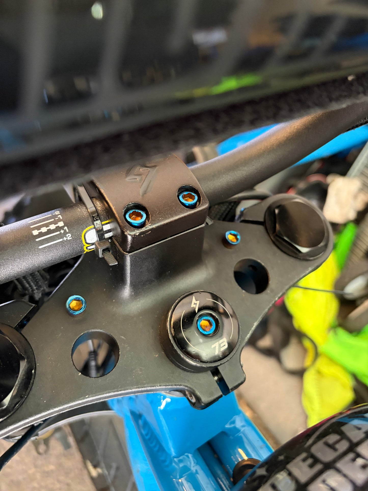 Titanium super73 base bolts