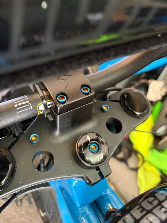 Titanium super73 base bolts